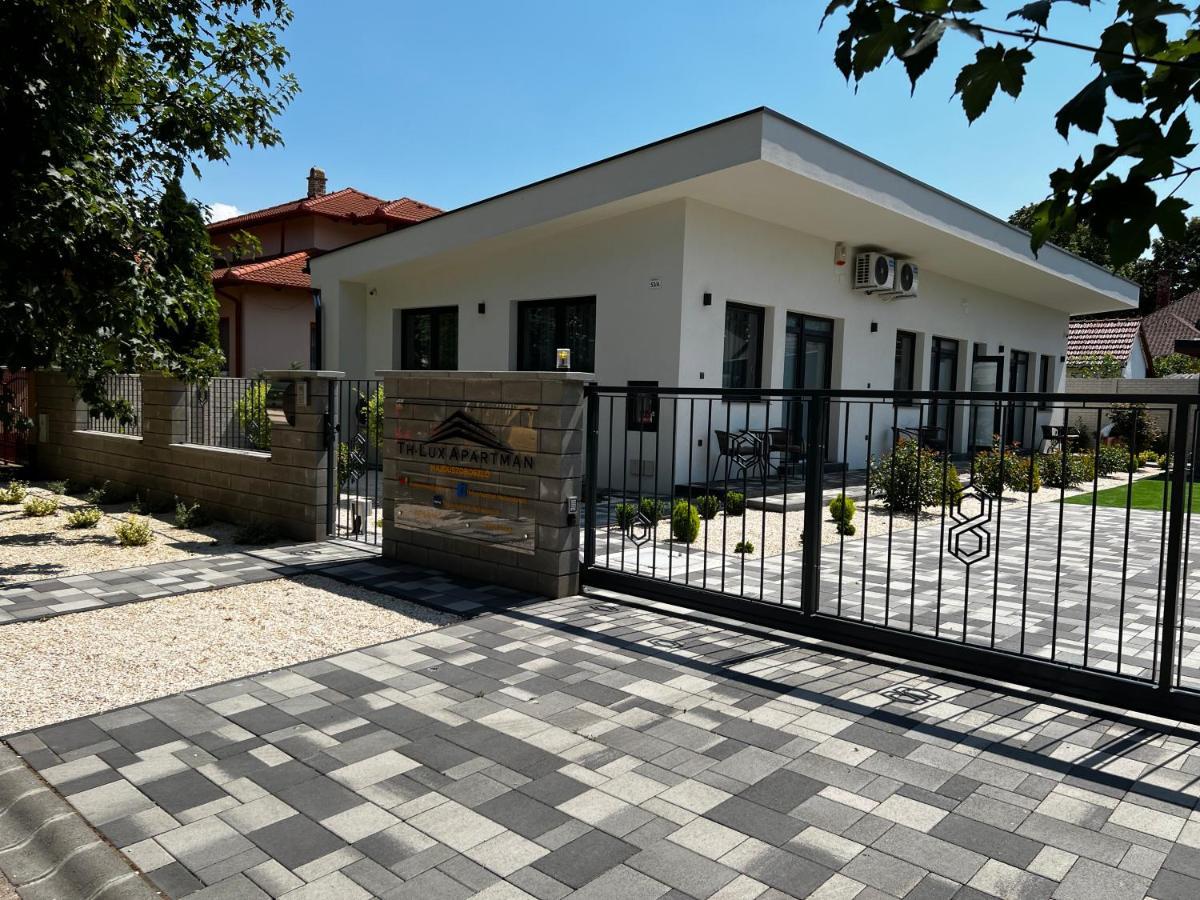 Th-Lux Apartman Hajdúszoboszló Dış mekan fotoğraf